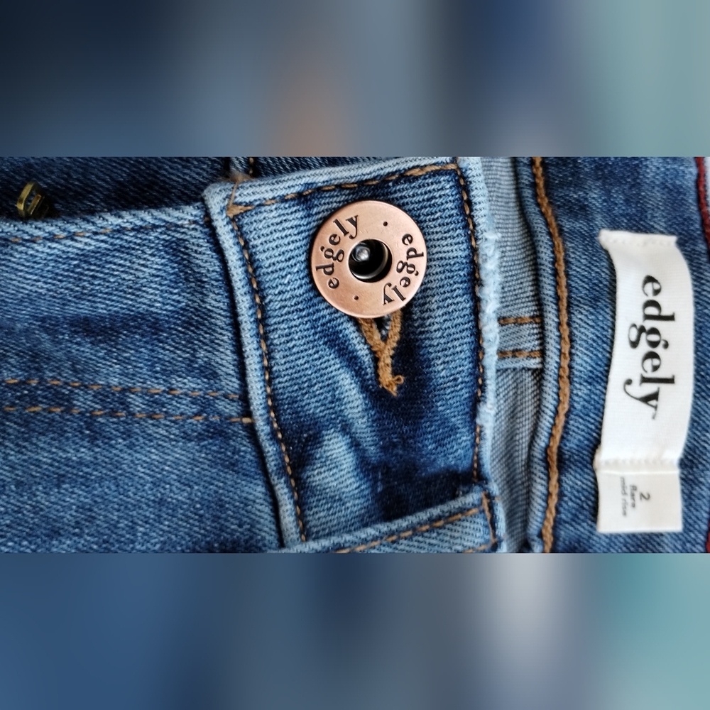 NWT Edgely Mid Rise Flare Jeans In Size 2 - Picture 4 of 8